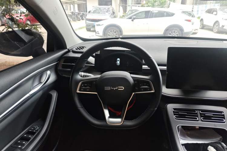 Used BYD Destroyer 05 2024 HONOR Edition DM-i 55KM Luxury Model Steering Wheel