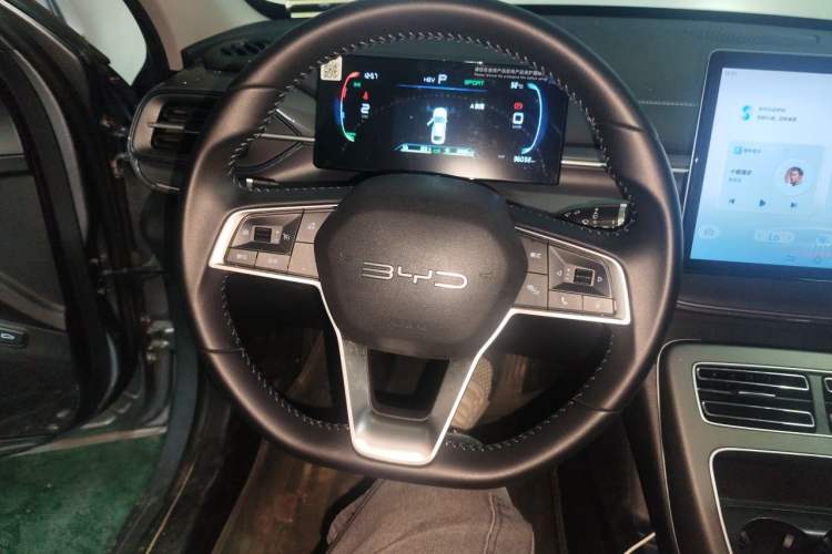 Used BYD Destroyer 05 2024 HONOR Edition DM-i 55KM Luxury Model Steering Wheel