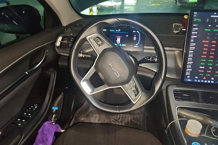 Used BYD Destroyer 05 2024 Honor Edition DM-i 120KM Luxury Model Steering Wheel
