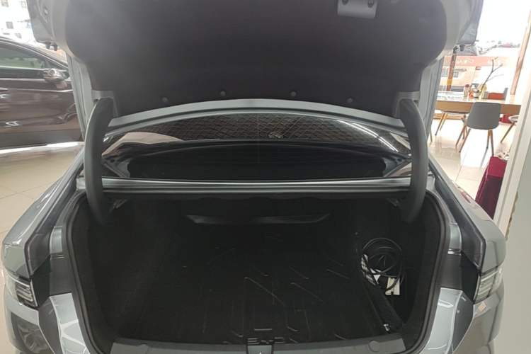 Used BYD Destroyer 05 2024 HONOR Edition DM-i 55KM Luxury Model Trunk