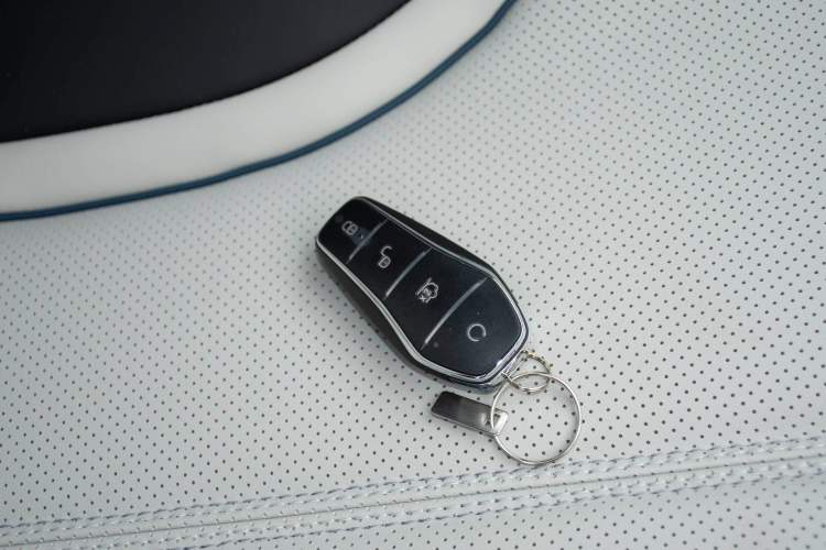 Used BYD Destroyer 05 2024 HONOR Edition DM-i 55KM Luxury Model Vehicle Key
