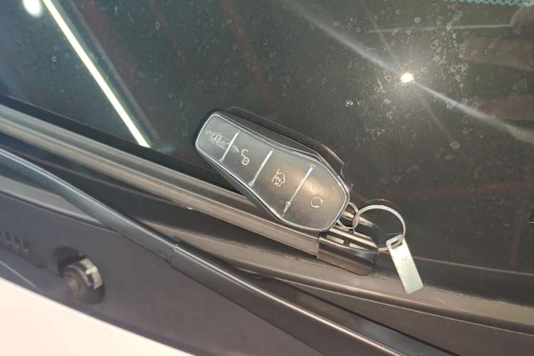 Used BYD Destroyer 05 2024 HONOR Edition DM-i 55KM Luxury Model Vehicle Key