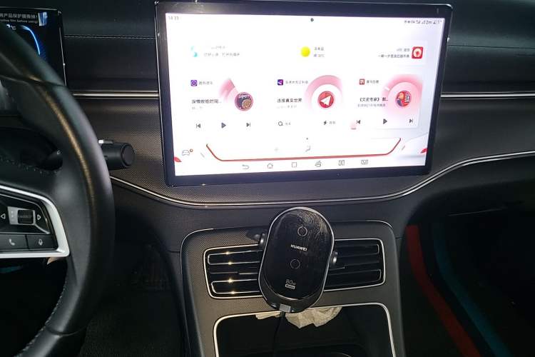 Used BYD Destroyer 05 2024 Honor Edition DM-i 120KM Luxury Model Audio And AC Panel