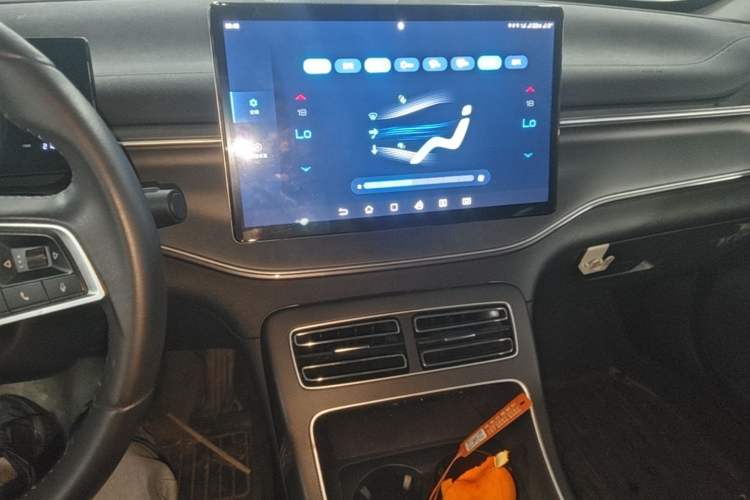 Used BYD Destroyer 05 2024 Honor Edition DM-i 120KM Luxury Model Audio And AC Panel