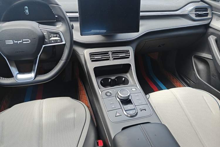 Used BYD Destroyer 05 2024 HONOR Edition DM-i 55KM Luxury Model Audio And AC Panel