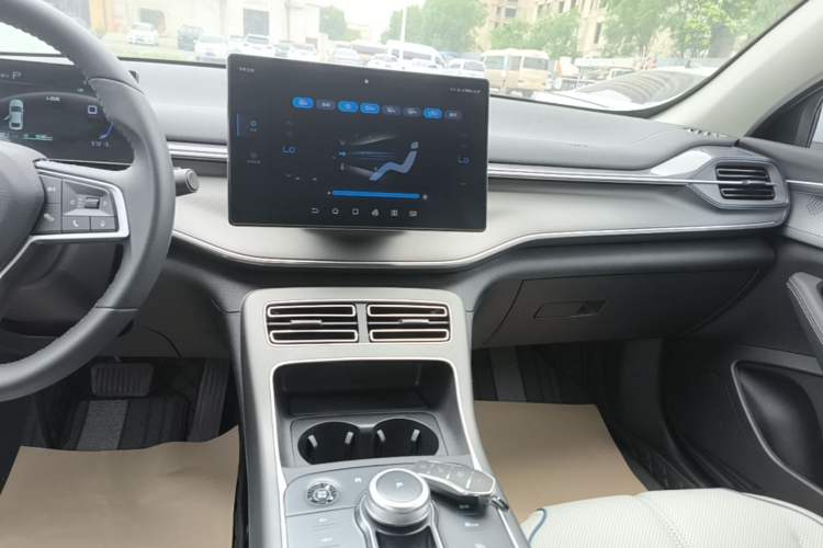 Used BYD Destroyer 05 2024 HONOR Edition DM-i 55KM Luxury Model Audio And AC Panel