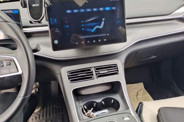 Used BYD Destroyer 05 2024 HONOR Edition DM-i 55KM Luxury Model Audio And AC Panel