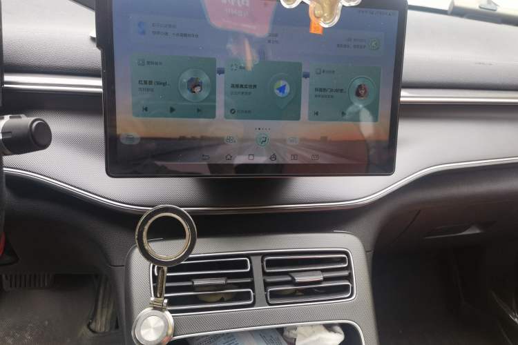 Used BYD Destroyer 05 2024 Honor Edition DM-i 120KM Luxury Model Audio And AC Panel