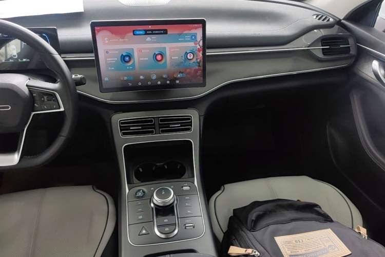 Used BYD Destroyer 05 2024 HONOR Edition DM-i 55KM Luxury Model Audio And AC Panel