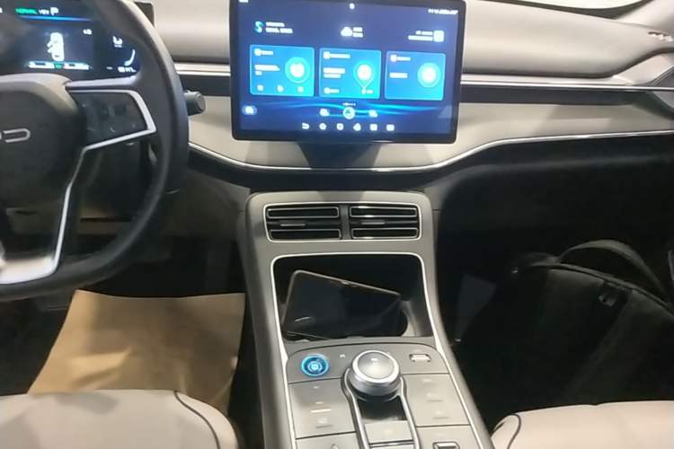 Used BYD Destroyer 05 2024 HONOR Edition DM-i 55KM Luxury Model Audio And AC Panel