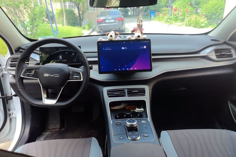 Used BYD Destroyer 05 2024 HONOR Edition DM-i 55KM Luxury Model Center Console