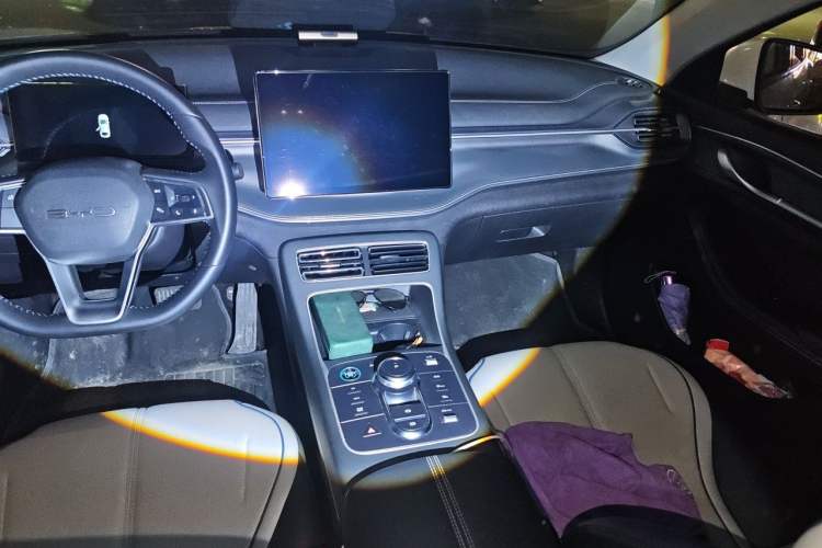 Used BYD Destroyer 05 2024 HONOR Edition DM-i 55KM Luxury Model Center Console