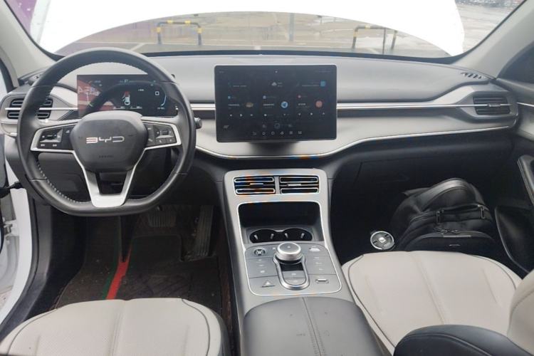 Used BYD Destroyer 05 2024 HONOR Edition DM-i 55KM Luxury Model Center Console