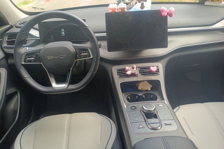 Used BYD Destroyer 05 2024 HONOR Edition DM-i 55KM Luxury Model Center Console