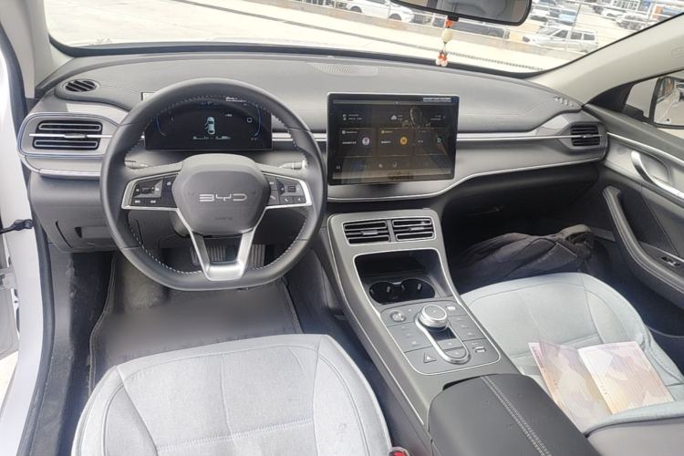 Used BYD Destroyer 05 2024 HONOR Edition DM-i 55KM Luxury Model Center Console