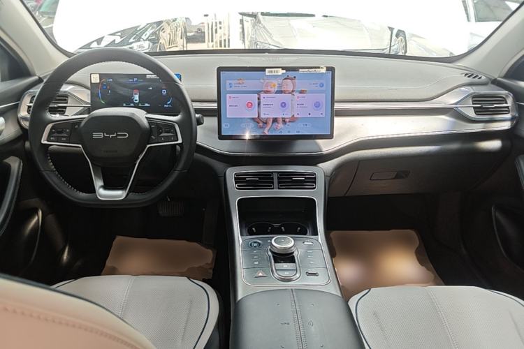 Used BYD Destroyer 05 2024 HONOR Edition DM-i 55KM Luxury Model Center Console