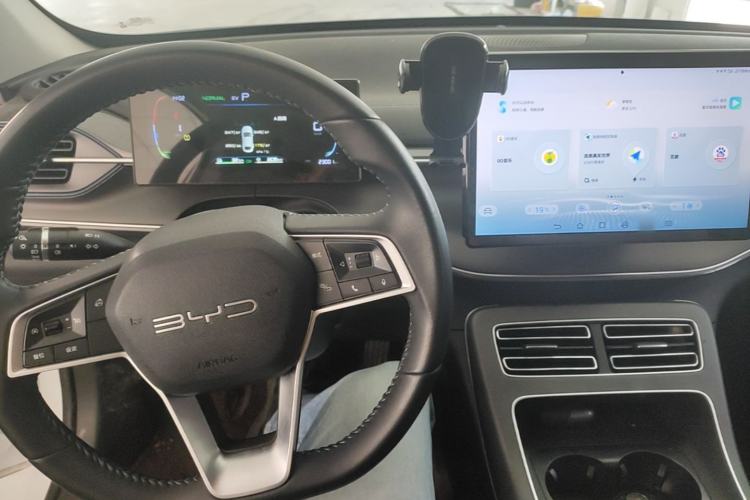 Used BYD Destroyer 05 2024 HONOR Edition DM-i 55KM Luxury Model Center Console