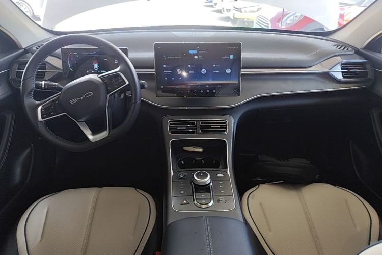 Used BYD Destroyer 05 2024 HONOR Edition DM-i 55KM Luxury Model Center Console