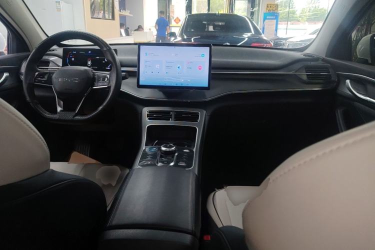 Used BYD Destroyer 05 2024 HONOR Edition DM-i 55KM Luxury Model Center Console