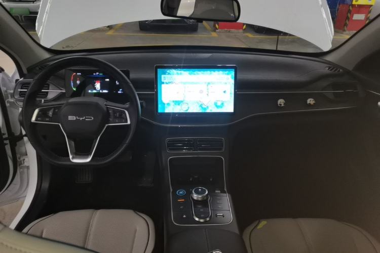 Used BYD Destroyer 05 2024 HONOR Edition DM-i 55KM Luxury Model Center Console