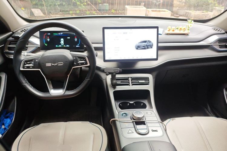 Used BYD Destroyer 05 2024 HONOR Edition DM-i 55KM Luxury Model Center Console