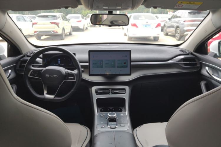 Used BYD Destroyer 05 2024 HONOR Edition DM-i 55KM Luxury Model Center Console