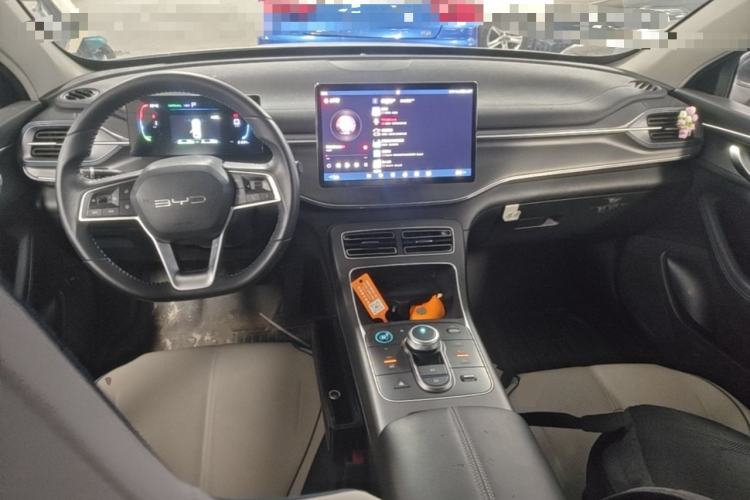 Used BYD Destroyer 05 2024 Honor Edition DM-i 120KM Luxury Model Center Console