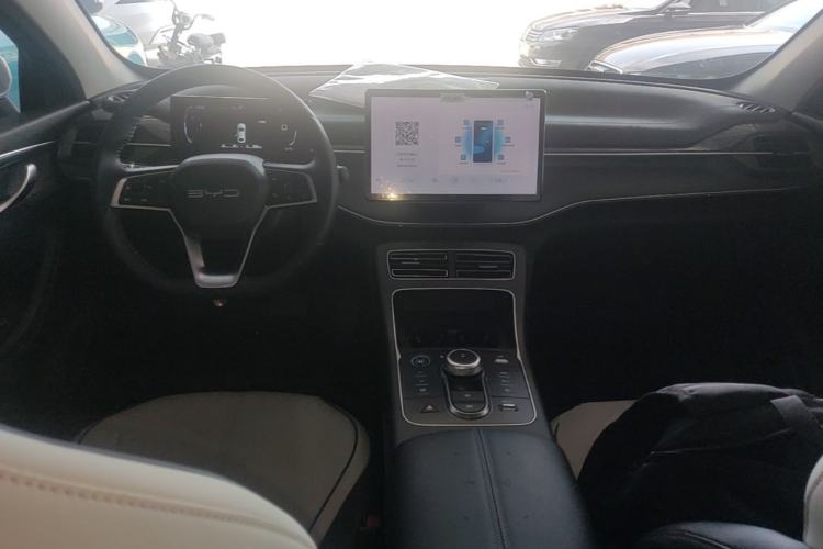 Used BYD Destroyer 05 2024 HONOR Edition DM-i 55KM Luxury Model Center Console