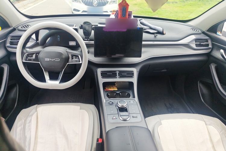 Used BYD Destroyer 05 2024 HONOR Edition DM-i 55KM Luxury Model Center Console