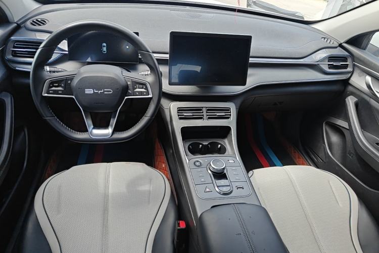 Used BYD Destroyer 05 2024 HONOR Edition DM-i 55KM Luxury Model Center Console