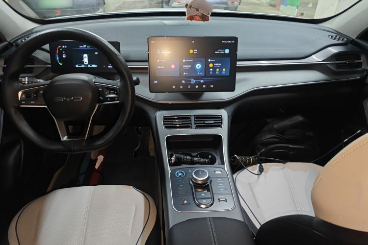 Used BYD Destroyer 05 2024 HONOR Edition DM-i 55KM Luxury Model Center Console
