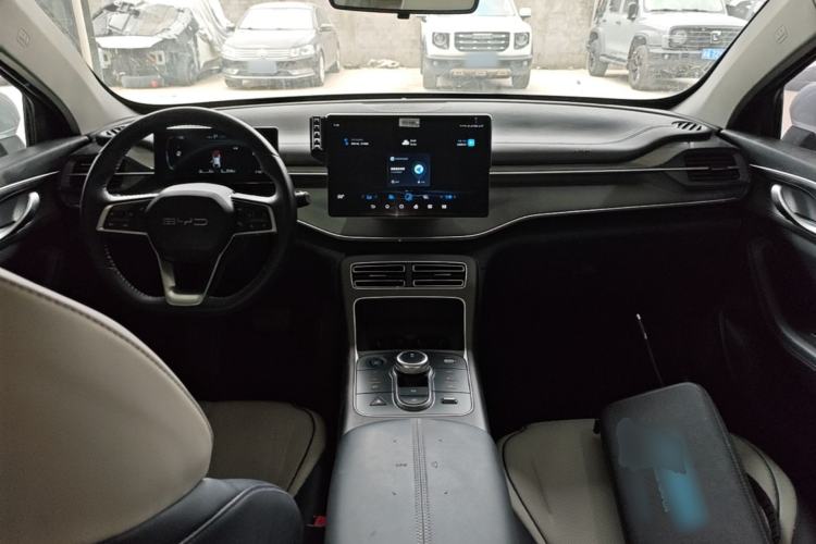 Used BYD Destroyer 05 2024 HONOR Edition DM-i 55KM Luxury Model Center Console