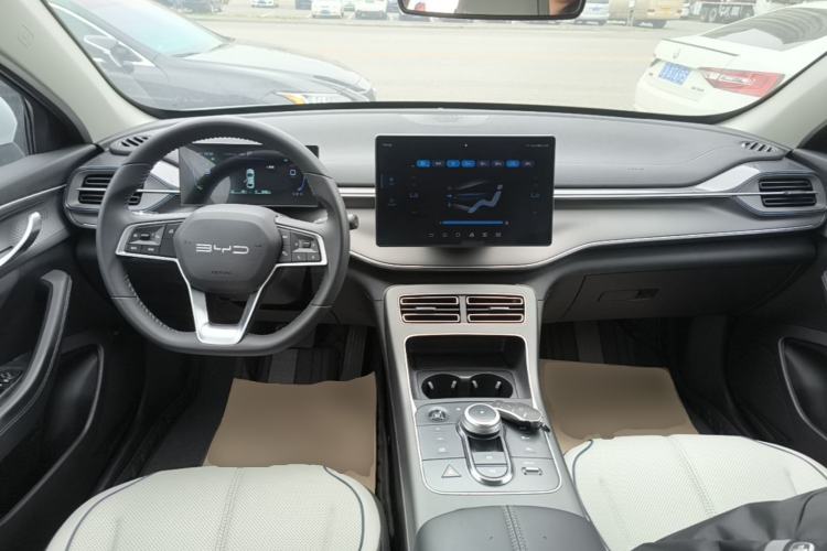 Used BYD Destroyer 05 2024 HONOR Edition DM-i 55KM Luxury Model Center Console