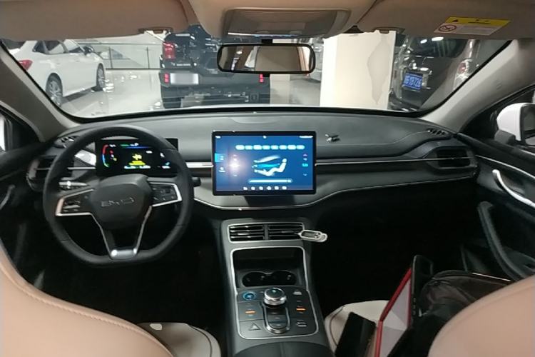 Used BYD Destroyer 05 2024 HONOR Edition DM-i 55KM Luxury Model Center Console