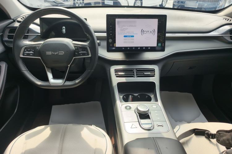 Used BYD Destroyer 05 2024 HONOR Edition DM-i 55KM Luxury Model Center Console