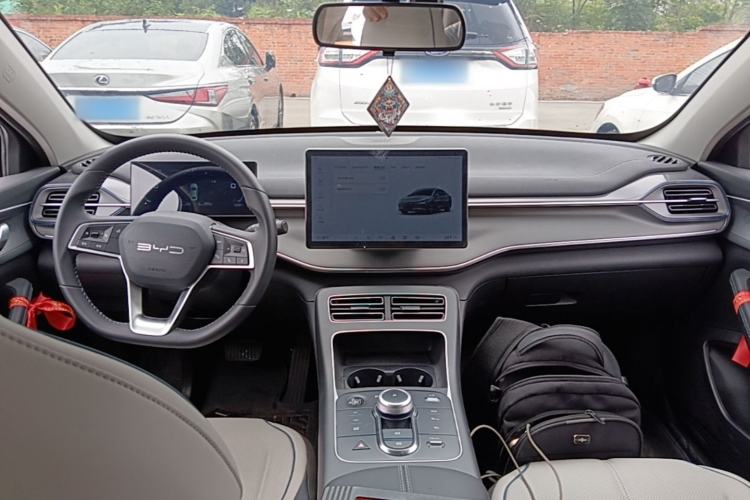 Used BYD Destroyer 05 2024 HONOR Edition DM-i 55KM Luxury Model Center Console