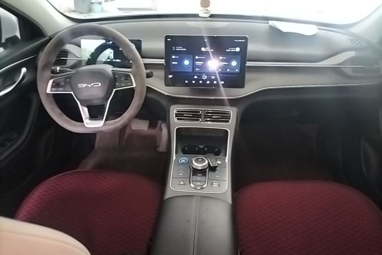 Used BYD Destroyer 05 2024 HONOR Edition DM-i 55KM Luxury Model Center Console