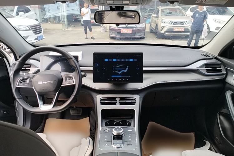 Used BYD Destroyer 05 2024 HONOR Edition DM-i 55KM Luxury Model Center Console