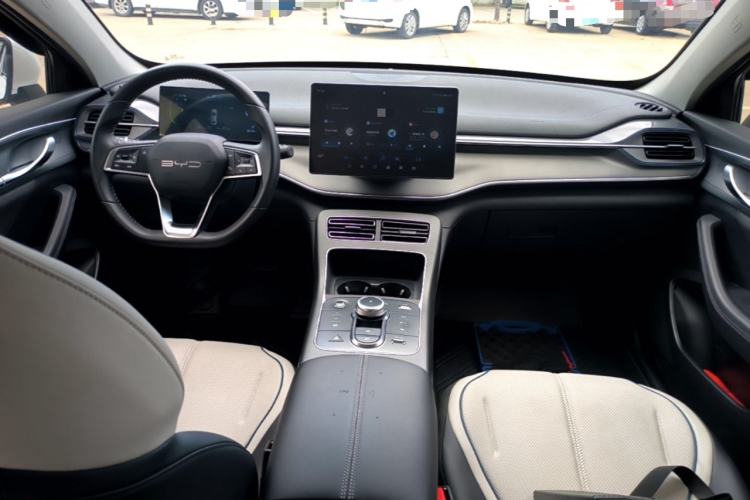 Used BYD Destroyer 05 2024 HONOR Edition DM-i 55KM Luxury Model Center Console