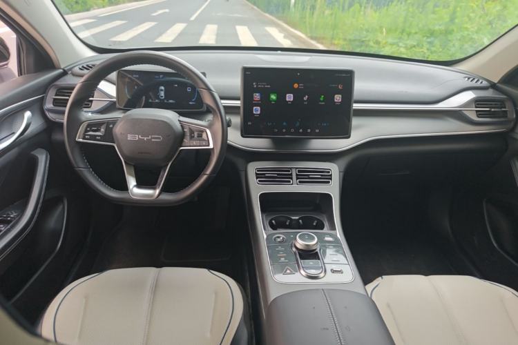 Used BYD Destroyer 05 2024 HONOR Edition DM-i 55KM Luxury Model Center Console