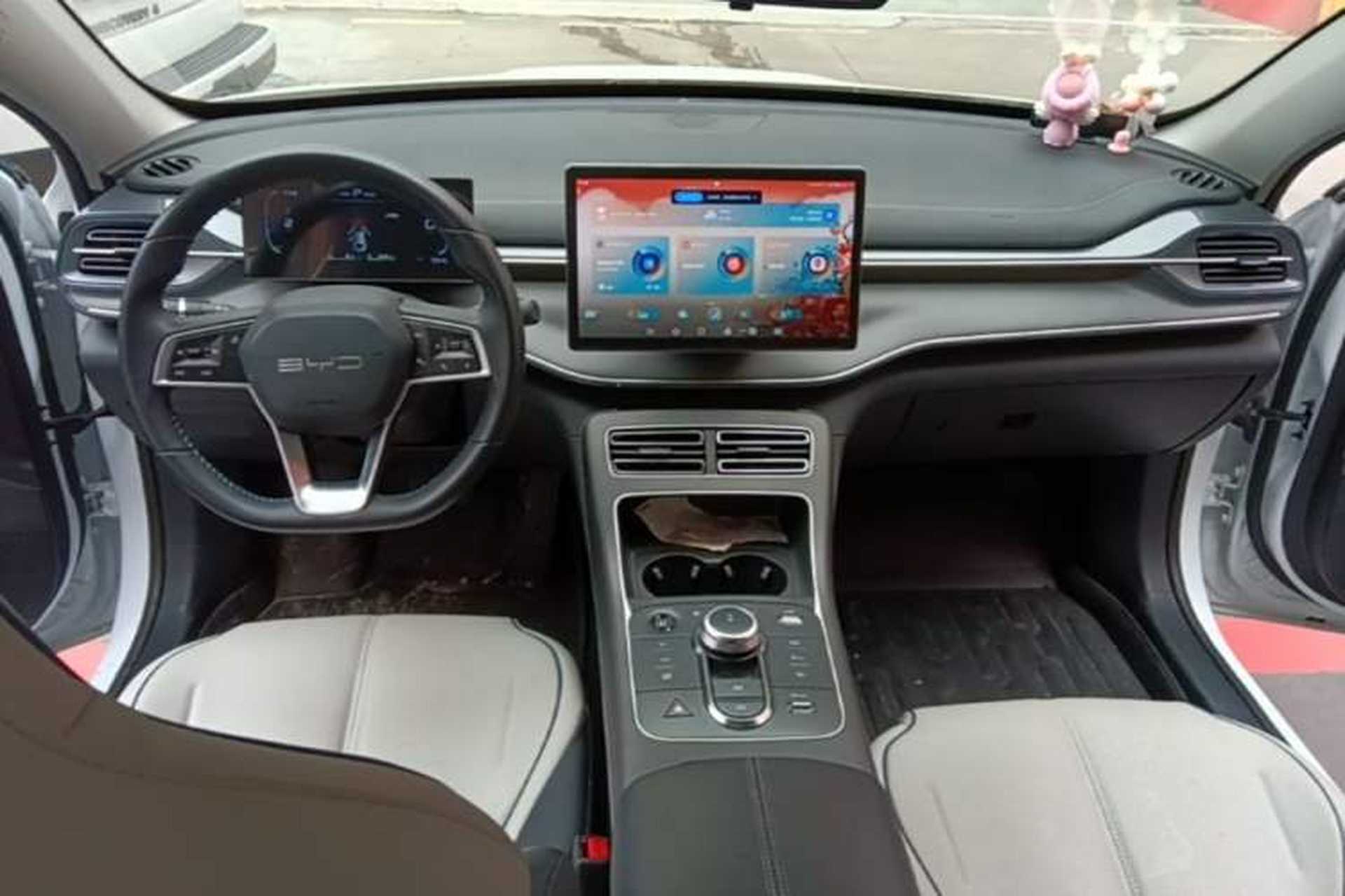 Used BYD Destroyer 05 2024 HONOR Edition DM-i 55KM Luxury Model Center Console
