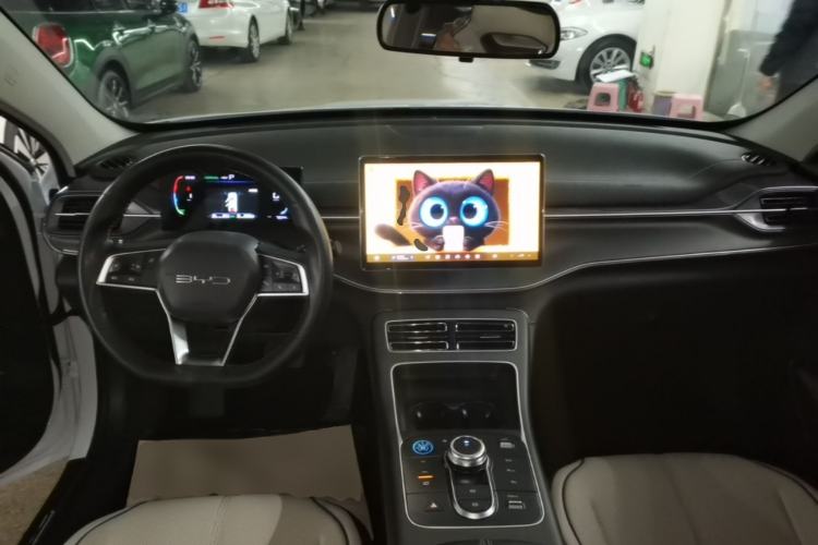 Used BYD Destroyer 05 2024 HONOR Edition DM-i 55KM Luxury Model Center Console