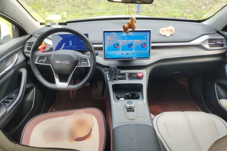 Used BYD Destroyer 05 2024 HONOR Edition DM-i 55KM Luxury Model Center Console