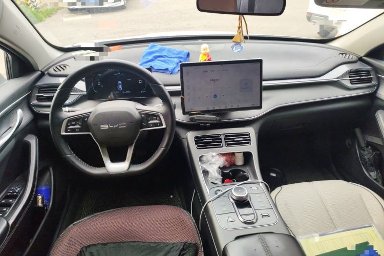 Used BYD Destroyer 05 2024 HONOR Edition DM-i 55KM Luxury Model Center Console