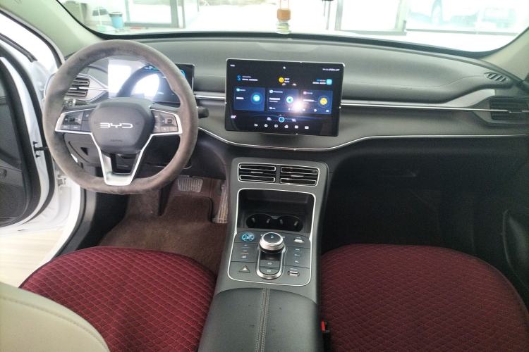 Used BYD Destroyer 05 2024 HONOR Edition DM-i 55KM Luxury Model Center Console