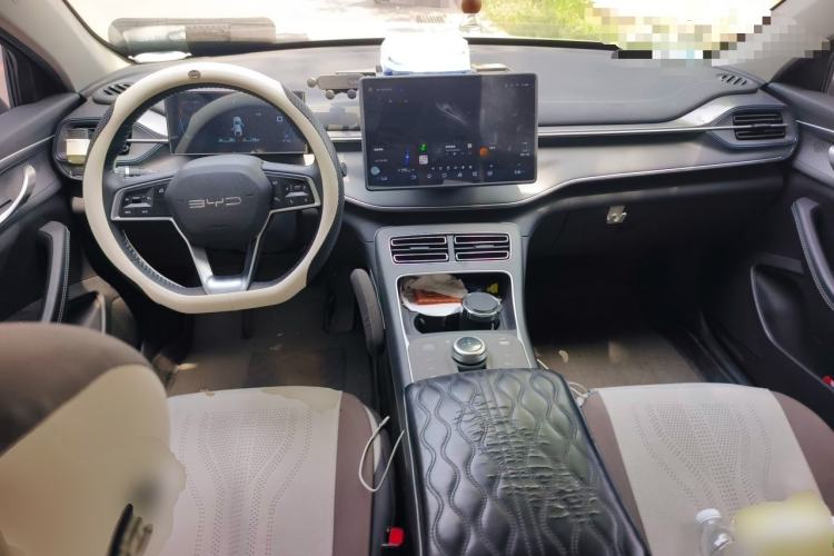 Used BYD Destroyer 05 2024 HONOR Edition DM-i 55KM Luxury Model Center Console