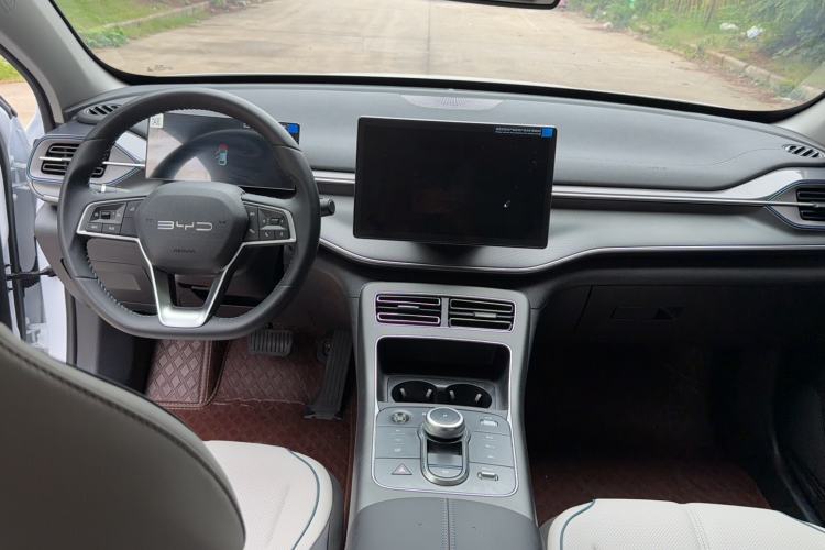 Used BYD Destroyer 05 2024 HONOR Edition DM-i 55KM Luxury Model Center Console