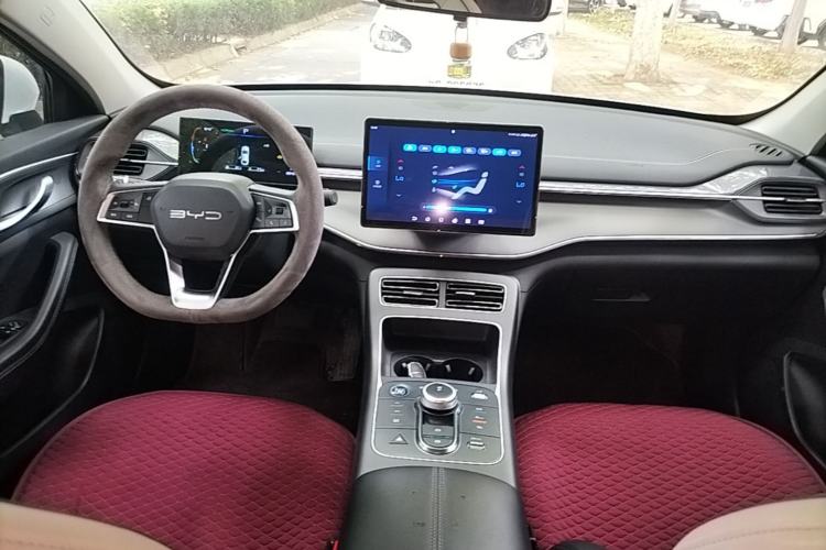 Used BYD Destroyer 05 2024 HONOR Edition DM-i 55KM Luxury Model Center Console