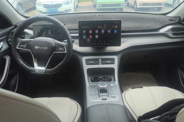 Used BYD Destroyer 05 2024 HONOR Edition DM-i 55KM Luxury Model Center Console