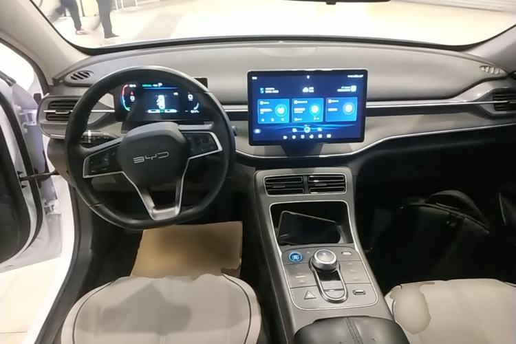 Used BYD Destroyer 05 2024 HONOR Edition DM-i 55KM Luxury Model Center Console